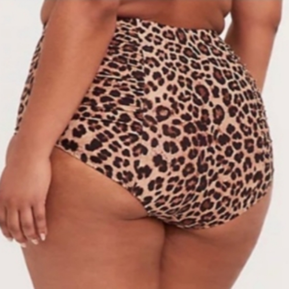 High Bottom Leopard Ruched Bikini ⛓️🪞 - Picture 6 of 11
